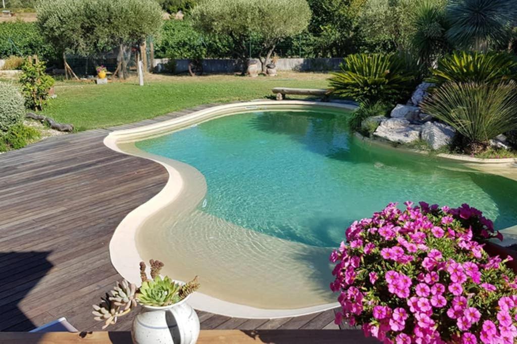 Le Clos Des Vignes Junas Luaran gambar